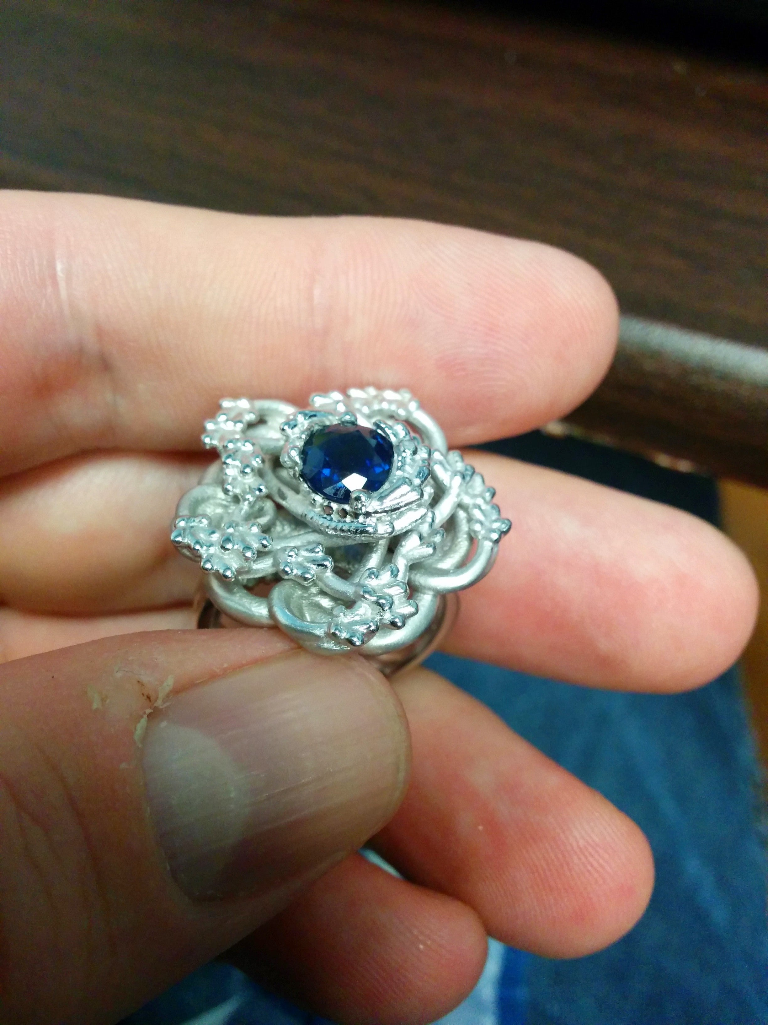 Synthetic or Natural Diamonds: a Guide to Help you Choose.