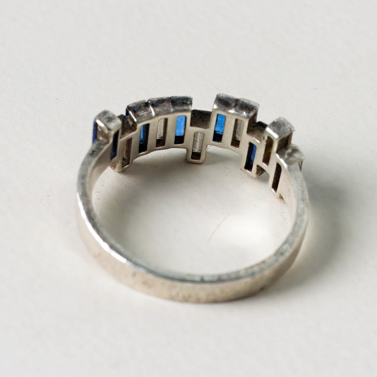 Jitter Baguette Ring, a unique statement ring