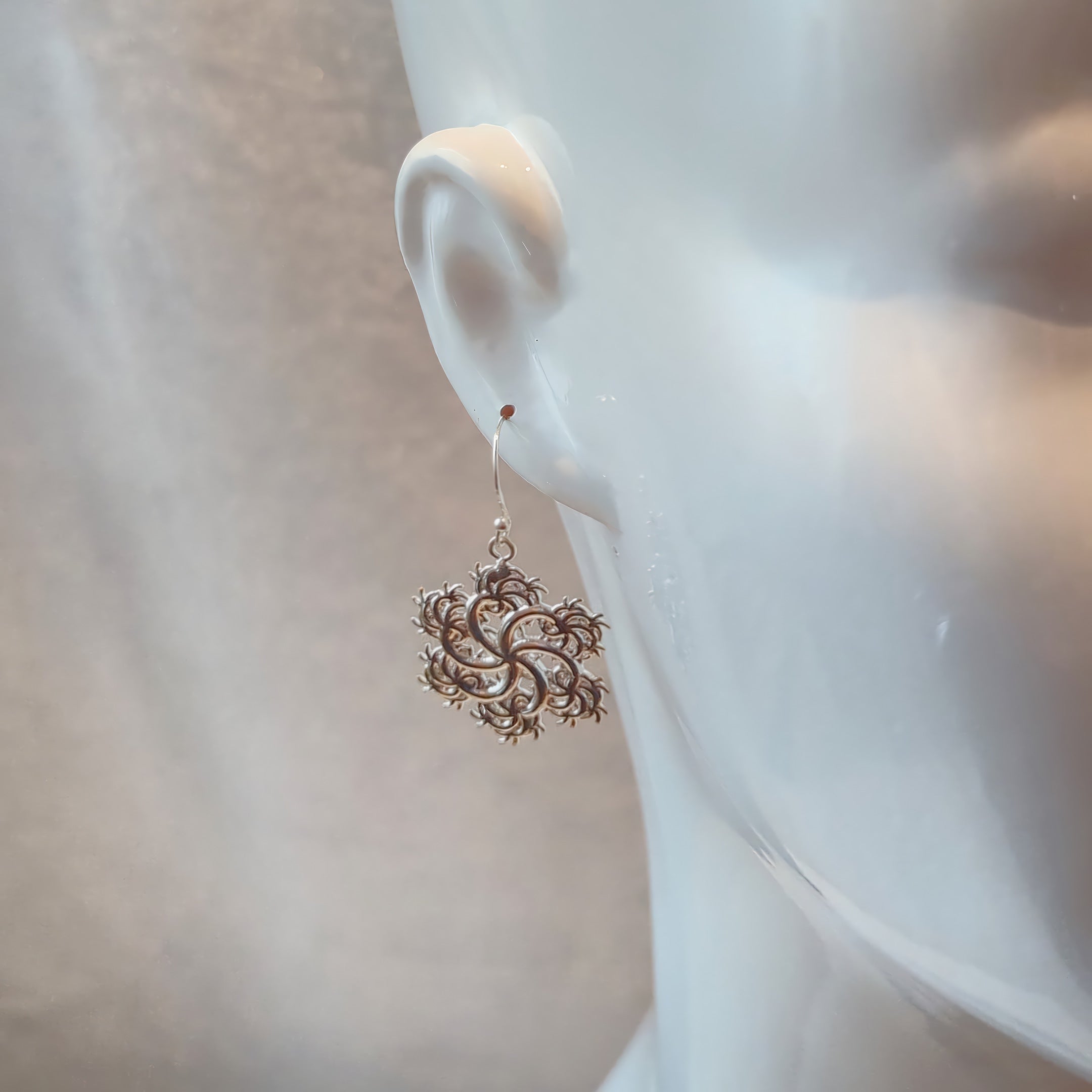 Six-Pointed Earrings Silver – BaroquePlusPlus