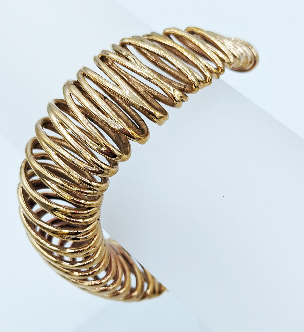 Phase Cuff Bracelet, a minimalist generative cuff inspired by Steve Reich's phase music, by Baroque++