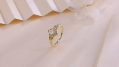 video of the starburst ring in gold