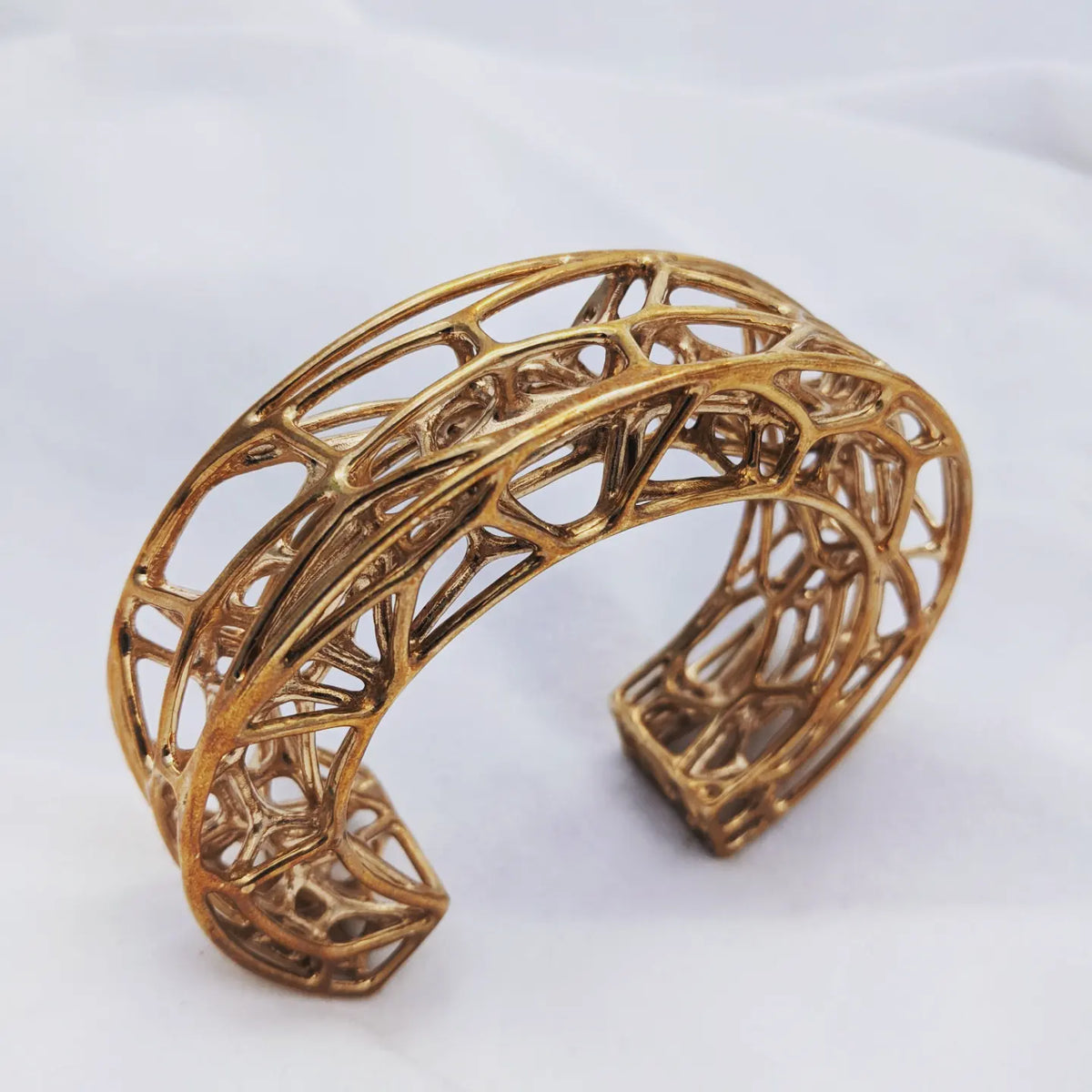 Lacuna Voronoi bracelet, alternate angle